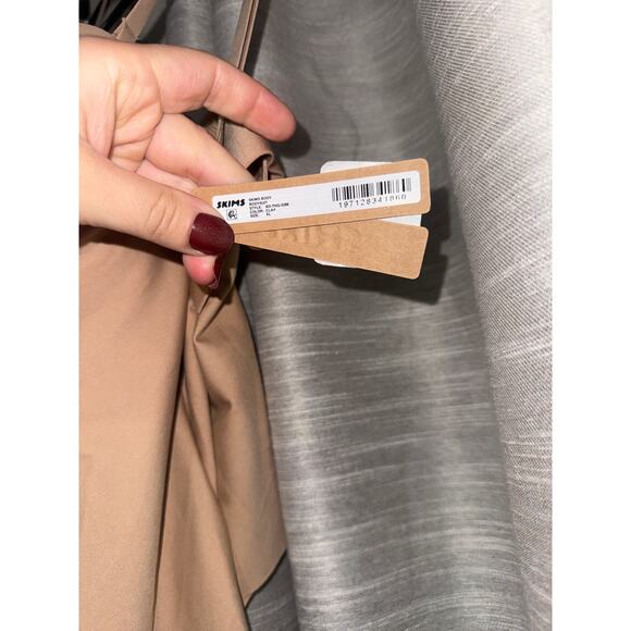 SKIMS body sculpting bodysuit in clay size xl - NEW - Picture 2 of 3